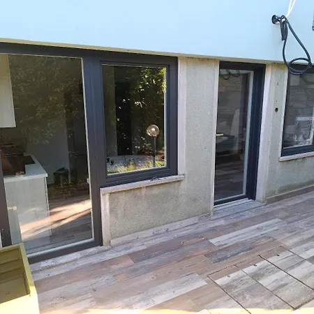 Callisto Vicino Al Con Un'atmosfera Calorosa E Giardino *