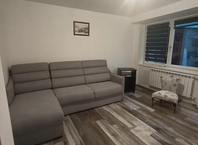 Callisto Vicino Al Con Un'atmosfera Calorosa E Giardino Дервио