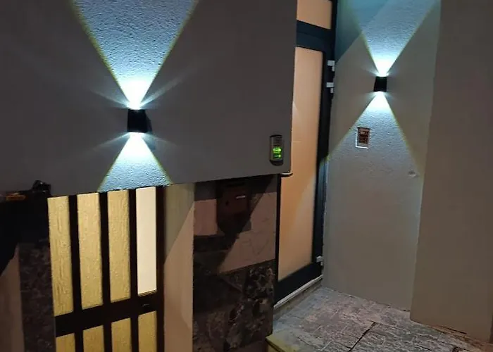 Callisto Vicino Al Con Un'atmosfera Calorosa E Giardino Дервио