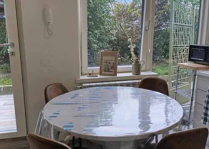 Callisto Vicino Al Con Un'atmosfera Calorosa E Giardino * Dervio