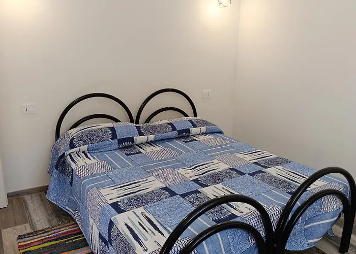 Callisto Vicino Al Con Un'atmosfera Calorosa E Giardino