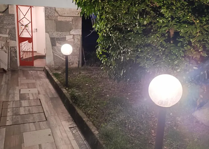 Lejlighed Callisto Vicino Al Con Un'atmosfera Calorosa E Giardino Dervio