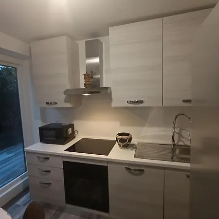 Callisto Vicino Al Con Un'atmosfera Calorosa E Giardino דרביו